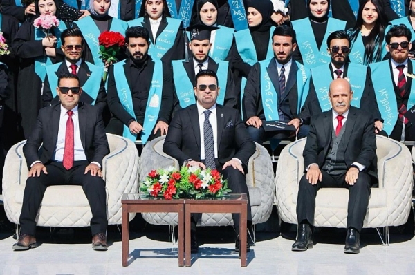 رئيس جامعة كركوك يهنئ الطلبة الخريجين